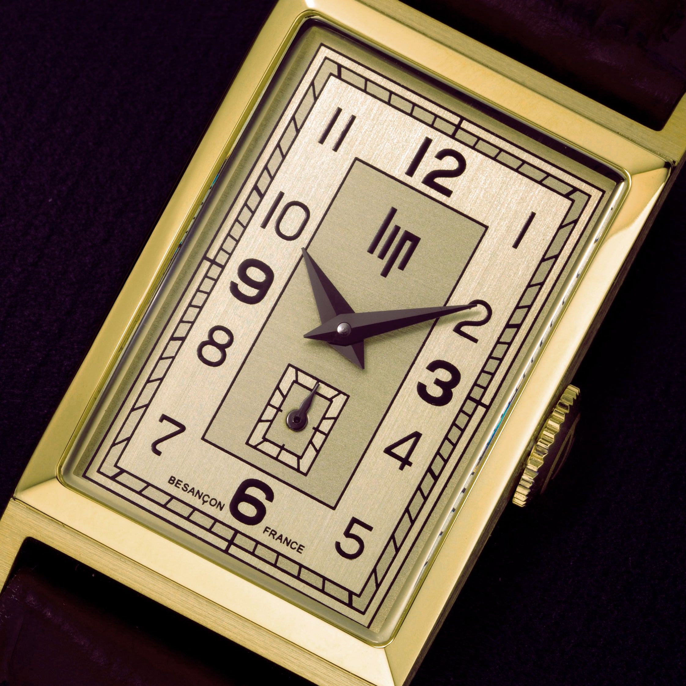 LIP Montre LIP Femme Churchill T18 en Cuir Marron 671006