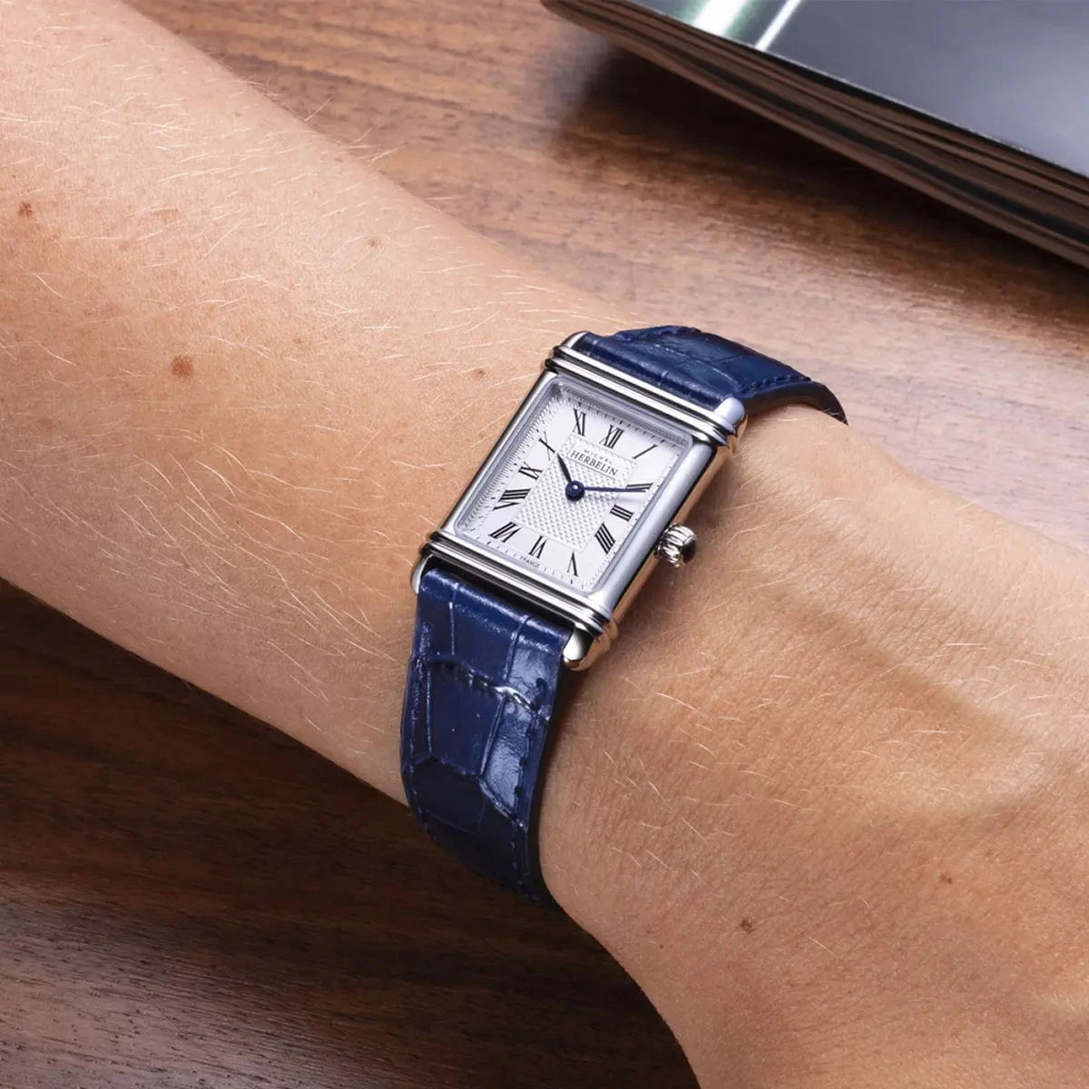 MICHEL HERBELIN Montre HERBELIN Femme Art Déco en Cuir Bleu 17478AP08BL