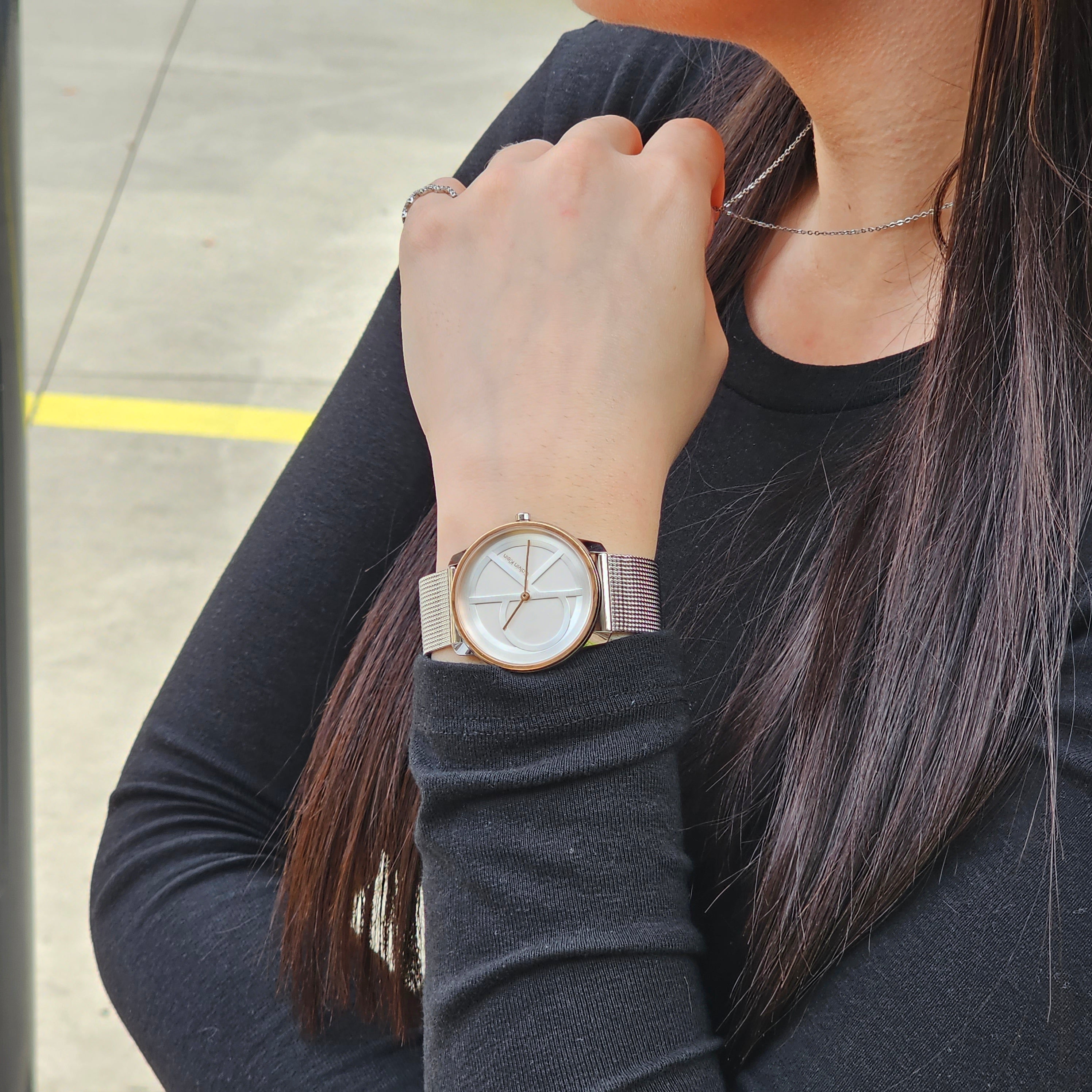 CALVIN KLEIN Montre CALVIN KLEIN Iconic Mesh Femme en acier milanais 25200033