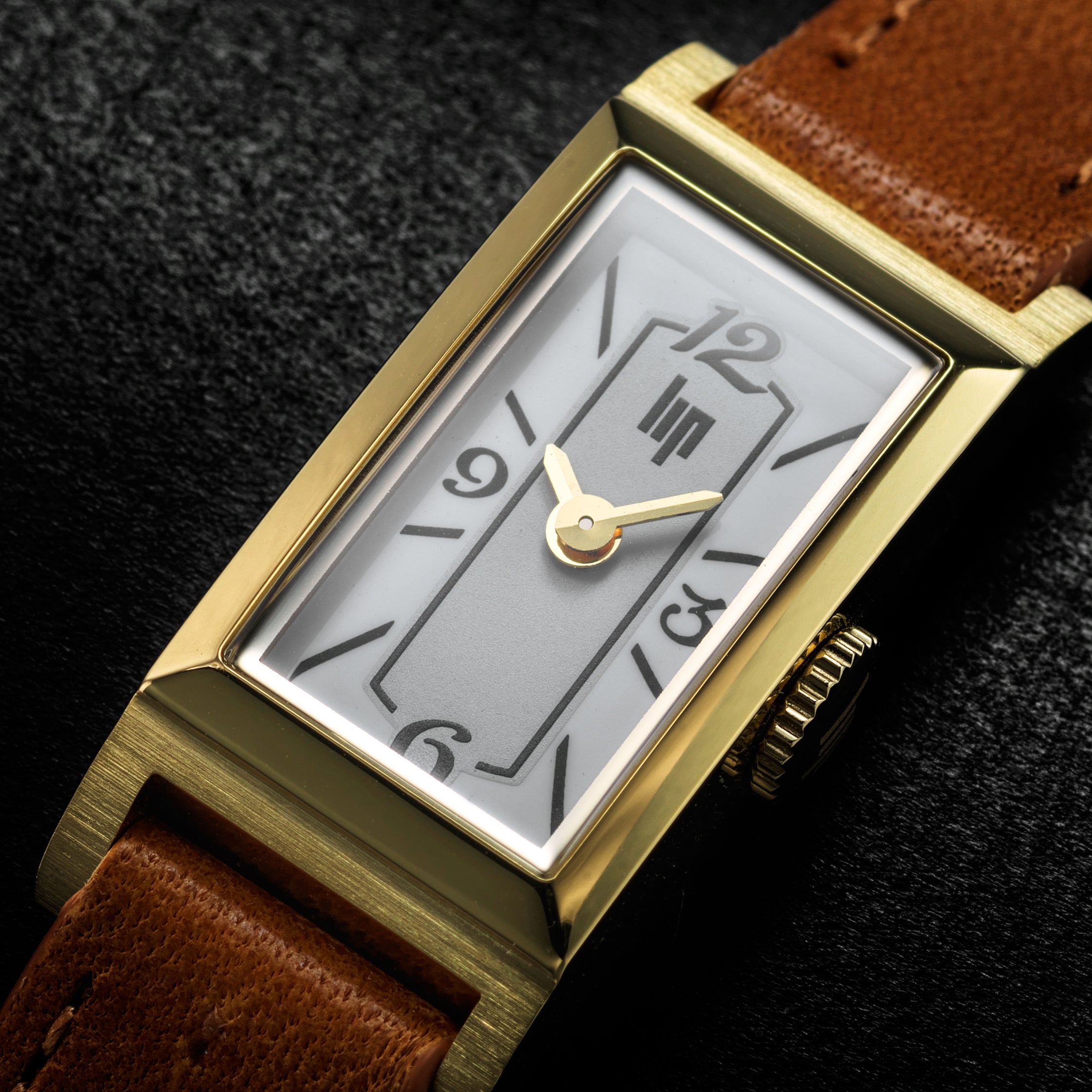 LIP Montre LIP Femme Churchill T13 en Cuir 671205