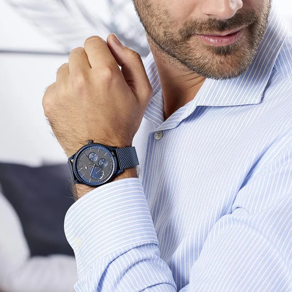 TOMMY HILFIGER Montre TOMMY HILFIGER Homme Damon en Acier Bleu 1791421